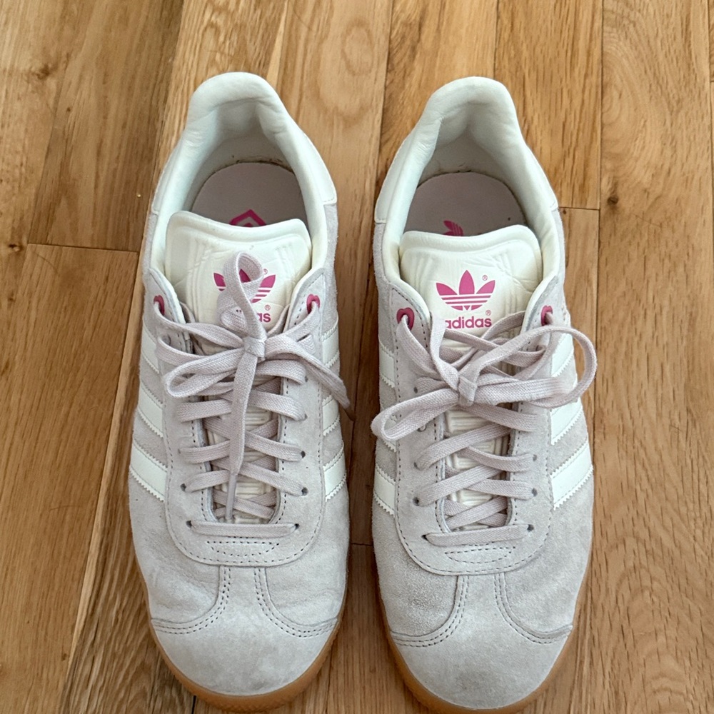 Adidas Women's Gazelle White and Pink Sneakers | limited edition - Picture 2 of 7